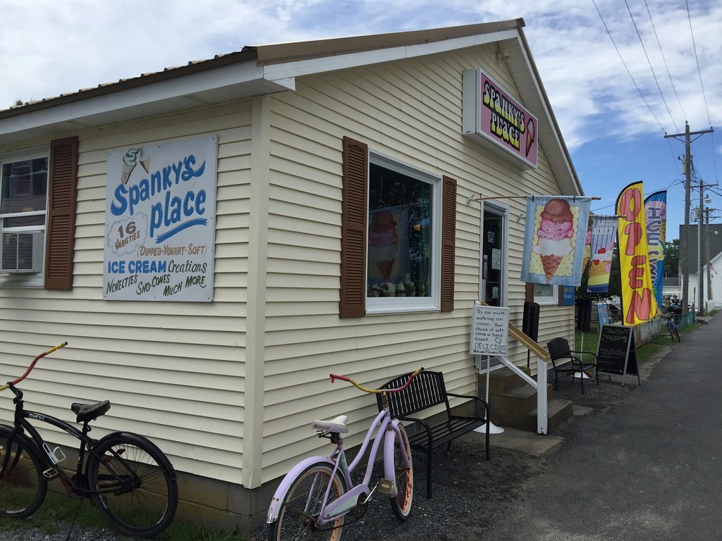 Spanky`s Ice Cream Shop