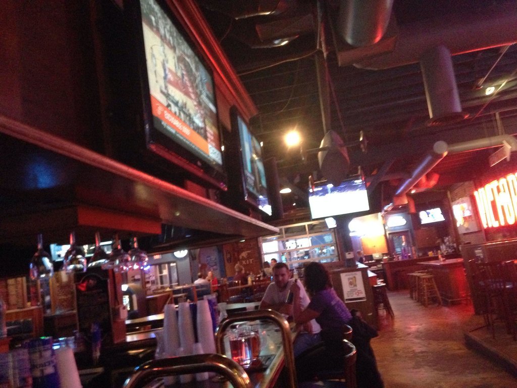 Heroes Sports Bar & Grill